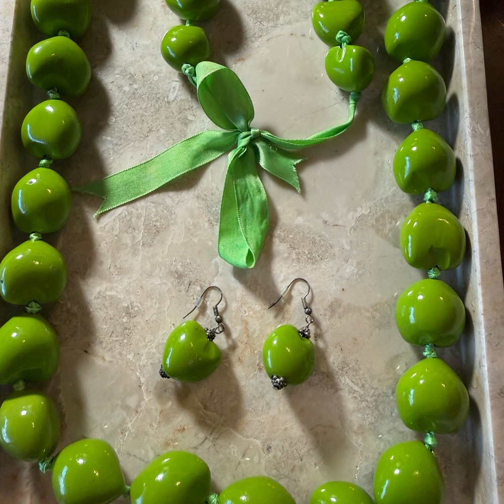 Green Bead Necklace & Earrings Set - Women's Jewelry